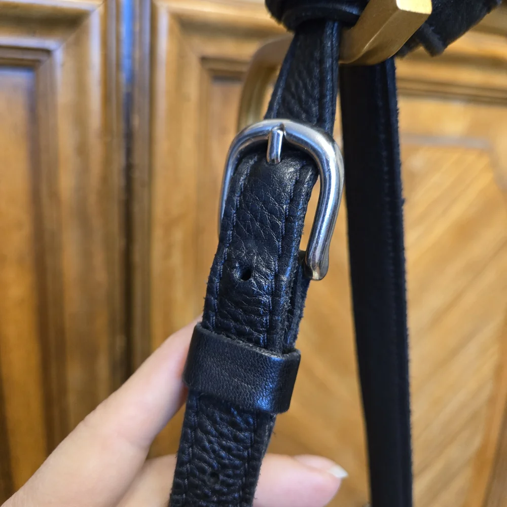 Roots Slim Black Leather Crossbody Bag - Picture 5 of 7